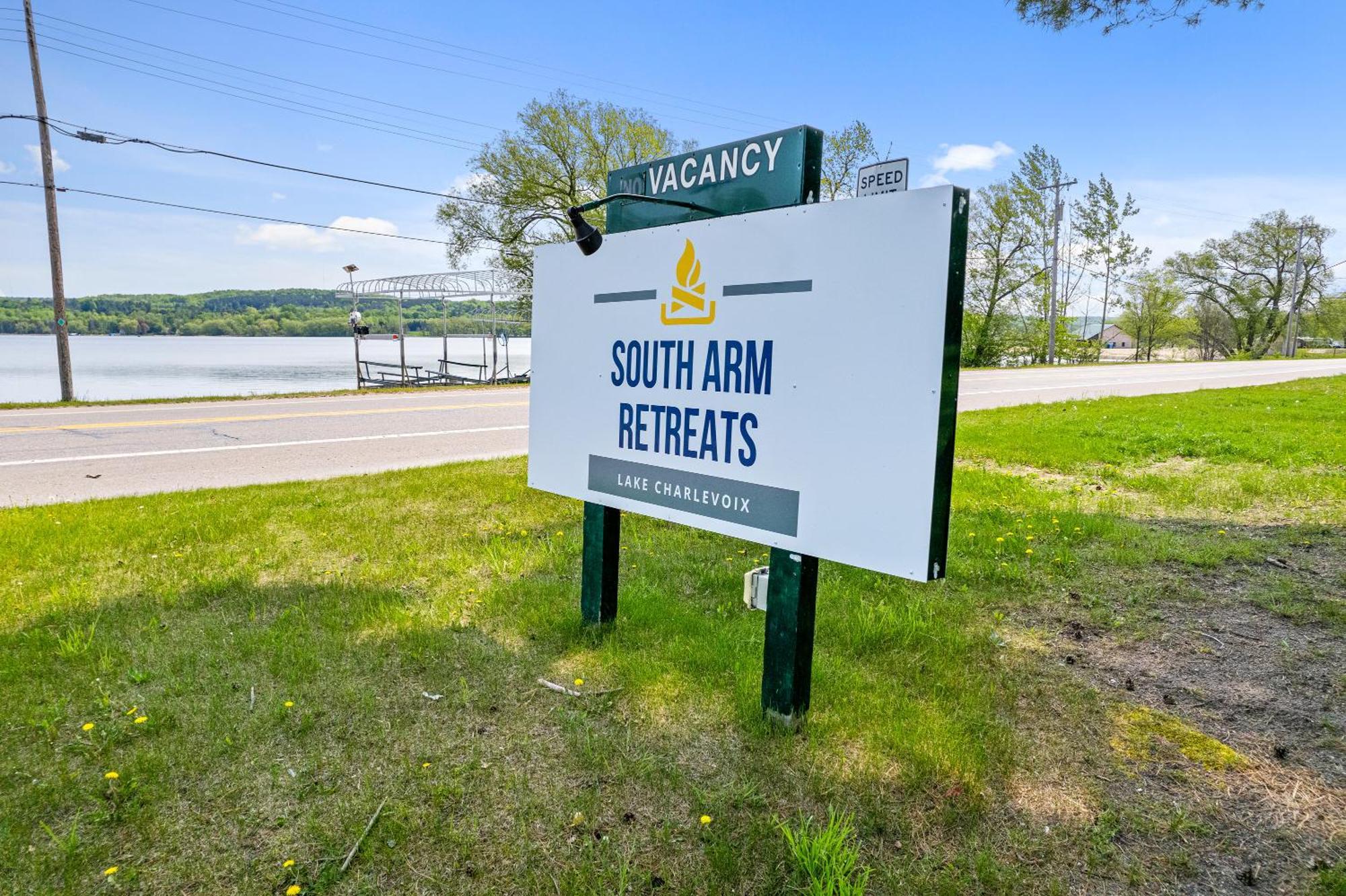 South Arm Retreats Motel East Jordan ภายนอก รูปภาพ