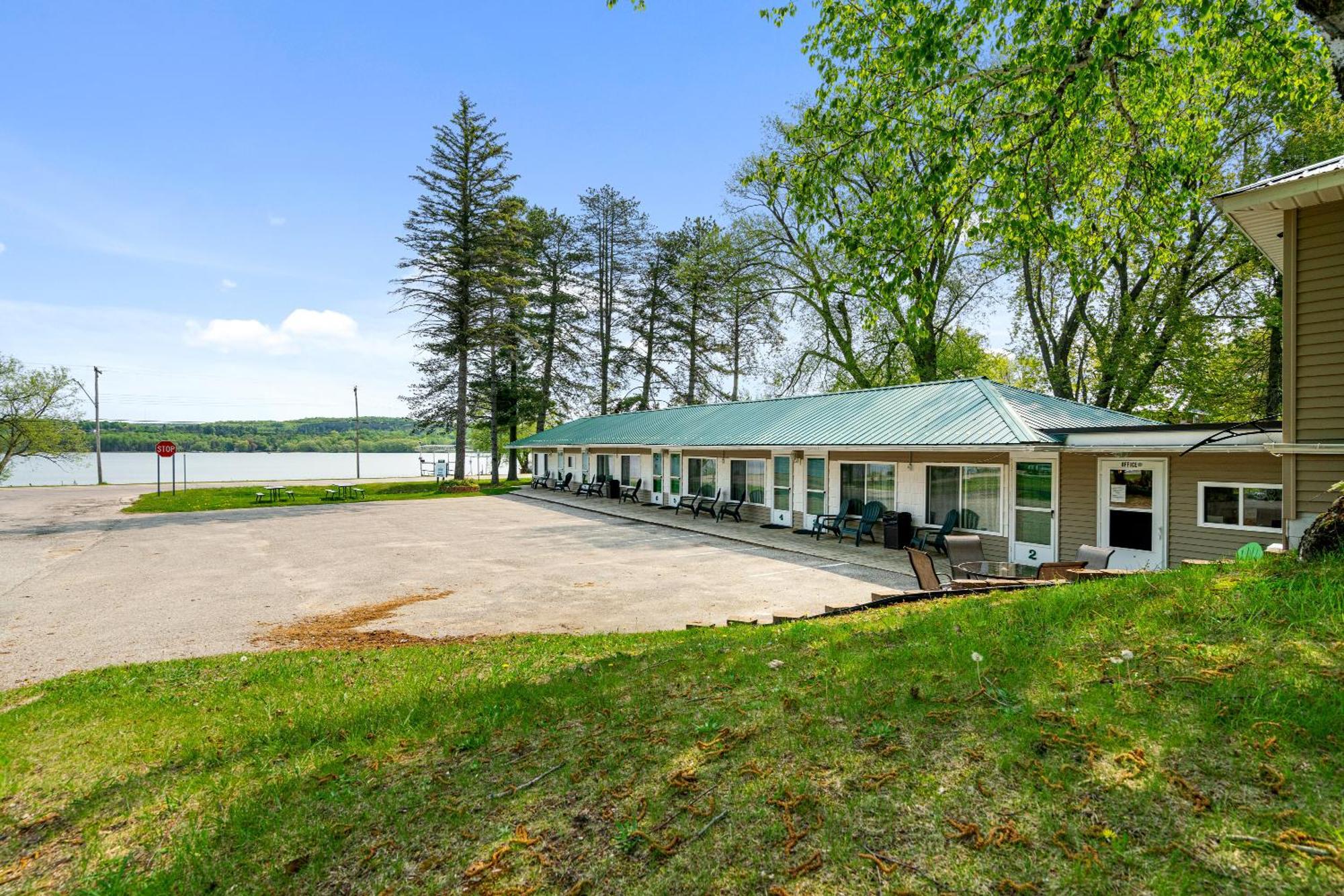 South Arm Retreats Motel East Jordan ภายนอก รูปภาพ