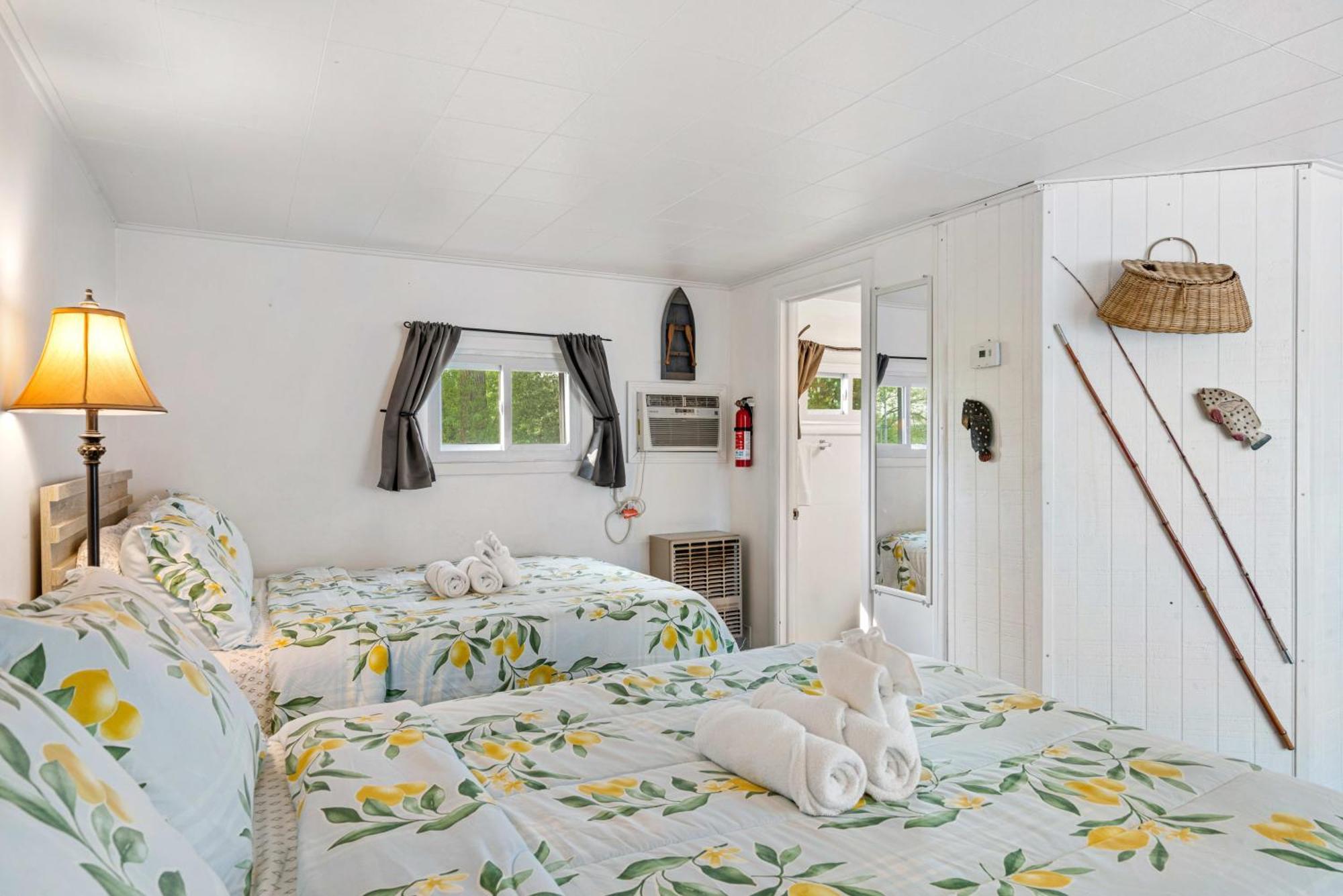 South Arm Retreats Motel East Jordan ภายนอก รูปภาพ