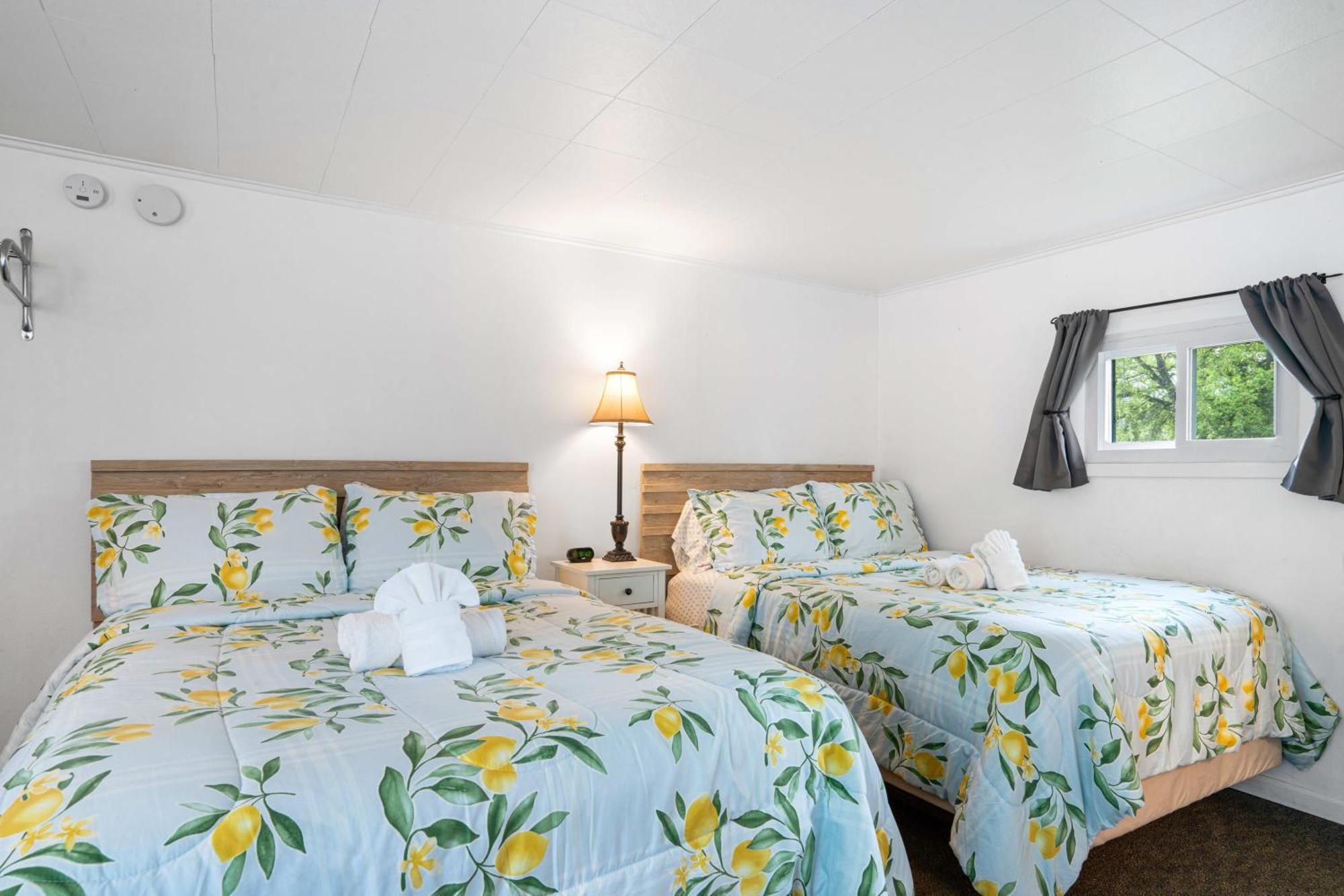 South Arm Retreats Motel East Jordan ภายนอก รูปภาพ