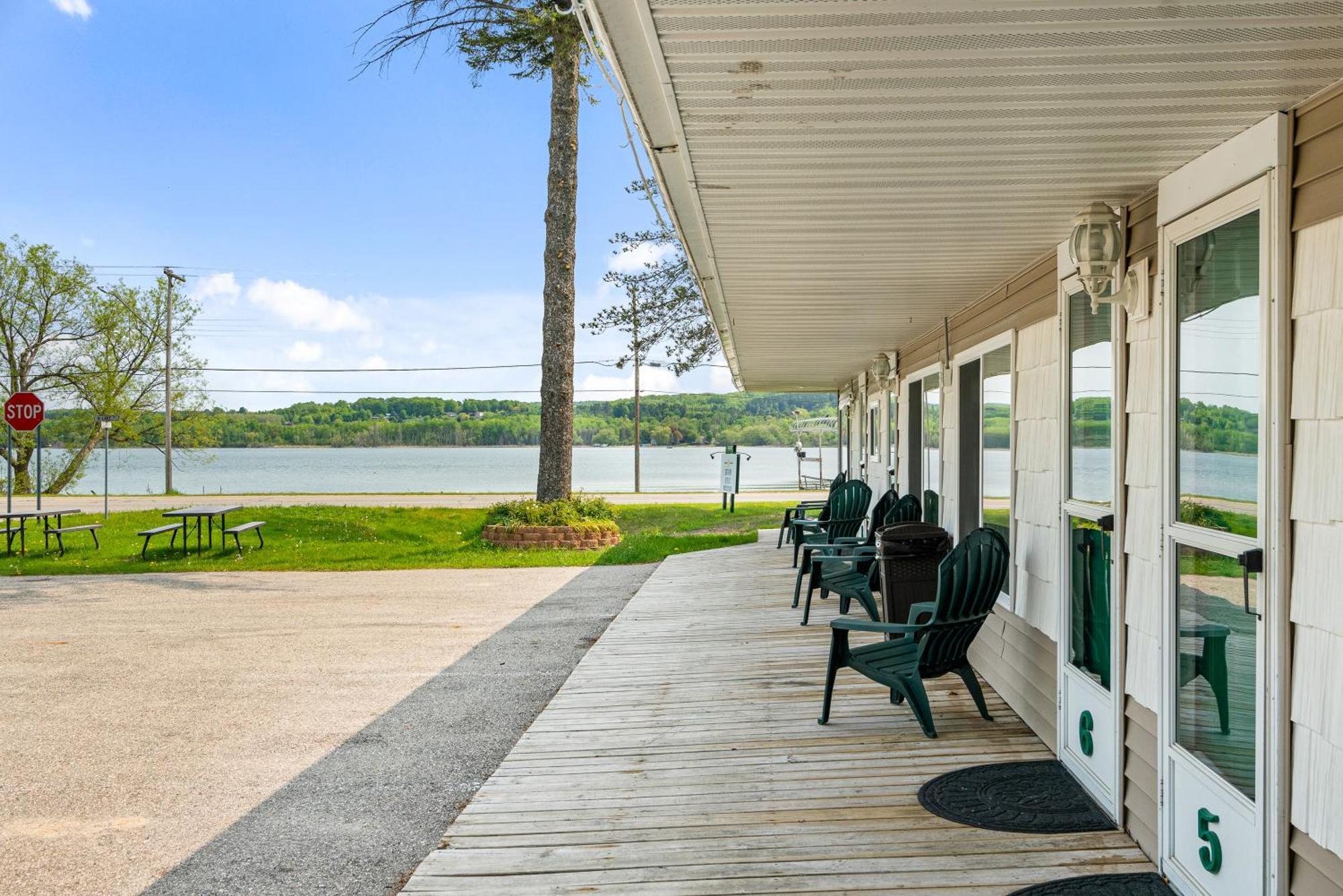 South Arm Retreats Motel East Jordan ภายนอก รูปภาพ