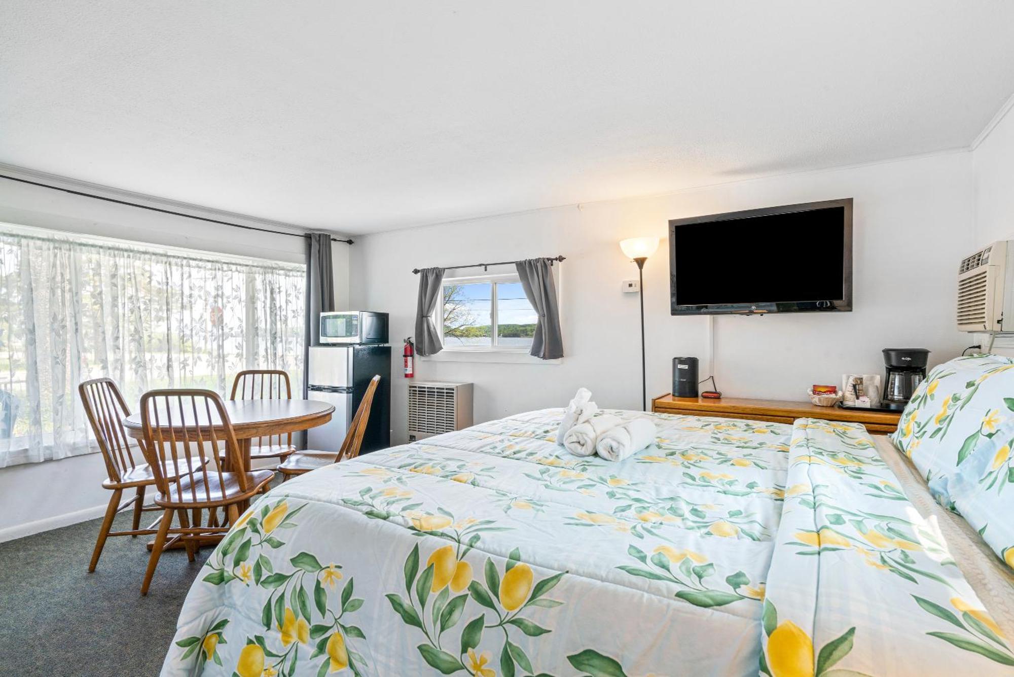South Arm Retreats Motel East Jordan ภายนอก รูปภาพ